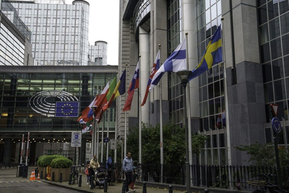 Når Sverige er blitt med i NATO, mener Thorbjørn Jagland det norske flagget snart bør vaie utenfor EU-parlamentet i Brussel. Foto: Cornelius Poppe / NTB