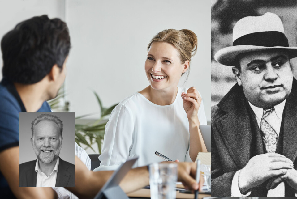 Portrett av psykolog Trond Mjaaland innfelt i illustrasjonsbilde av to personer på et kontor + et svarthvitt bilde av Al Capone.