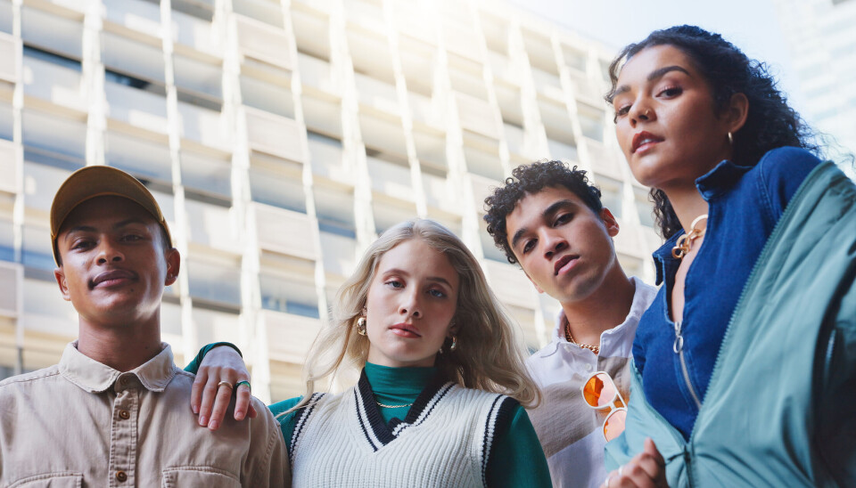 Generasjon Z, eller Gen Z som vi ofte omtaler de som er født ca. 1995–2010, har forventninger og verdier som skiller seg fra tidligere generasjoner, ifølge artikkelforfatterne.