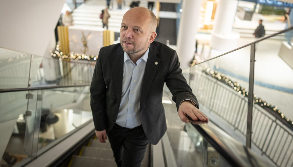 Finansminister og Sp-leder Trygve Slagsvold Vedum viser ingen tegn til å bøye av i striden om EUs energipakke.