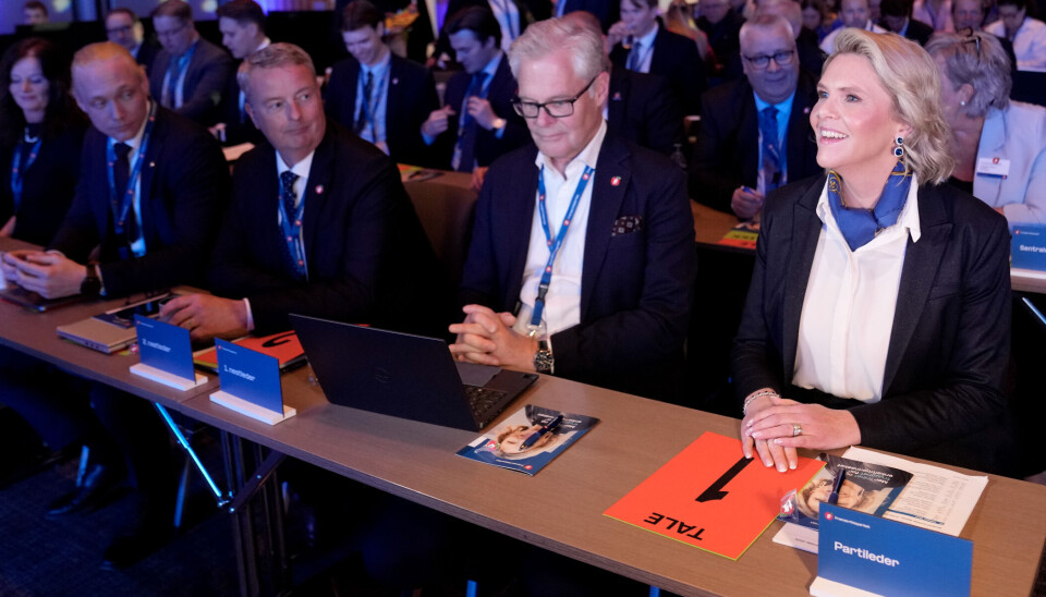 Frp er best på norsk eierskap, mener SMB Norge. Her er partileder Sylvi Listhaug sammen med FpU leder Simen Velle (t.v.), Terje Søviknes og Hans Andreas Limi under FrPs landsmøte på Gardermoen nylig. Frp er best på norsk eierskap, mener SMB Norge. Her er partileder Sylvi Listhaug sammen med FpU leder Simen Velle (t.v.), Terje Søviknes og Hans Andreas Limi under FrPs landsmøte på Gardermoen nylig.