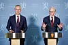 Statsminister Jonas Gahr Støre (til høyre) og finansminister Jens Stoltenberg møtte pressen på Statsministerens kontor før regjeringens budsjettkonferanse torsdag.