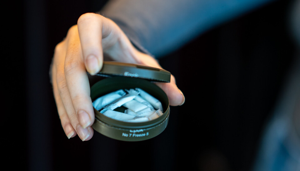 Snusboks Venstre vil stanse snus-innstramming i Stortinget: Kritiserer ...