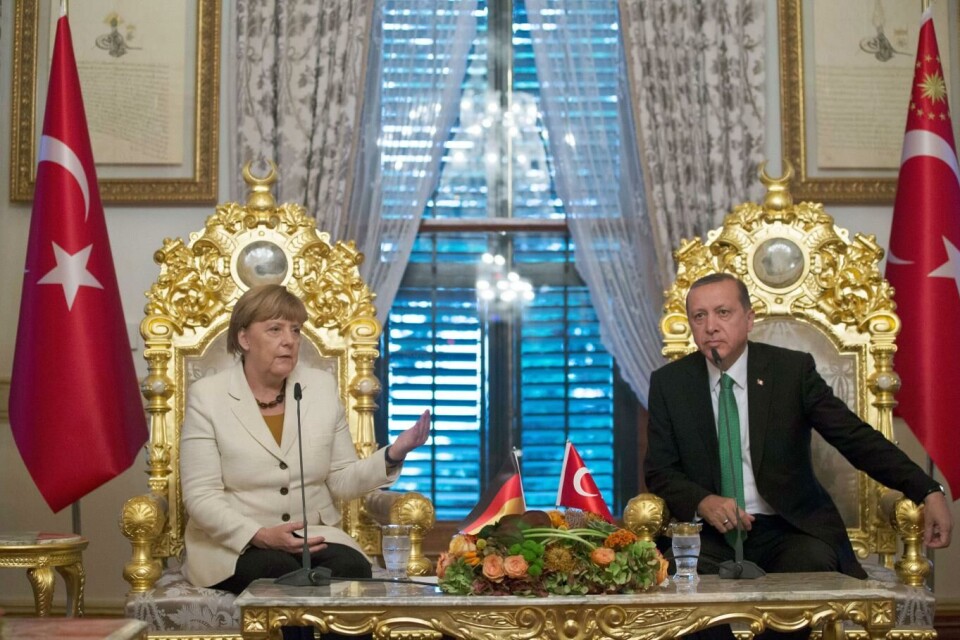 Tysklands forbundskansler Angela Merkel besøkte Tyrkias president Recep Tayyip Erdogan i Istanbul nylig. Om forholdet mellom EU og Tyrkia blir bedre av den grunn, er heller tvilsomt, mener EU-ekspert.