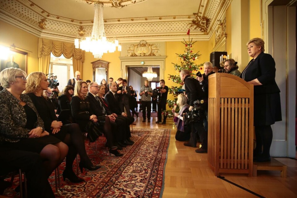 Statsminister Erna Solberg (H) holder pressekonferanse i Regjeringens representasjonsanlegg i forbindelse med rokeringene i regjeringen og utnevnelsen av nye statsråder onsdag.