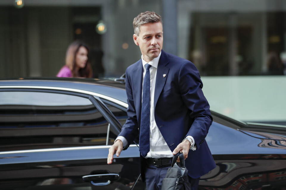 Samferdselsminister Knut Arild Hareide tar selvkritikk for at han drev med overbudspolitikk om samferdsel for tre år siden.