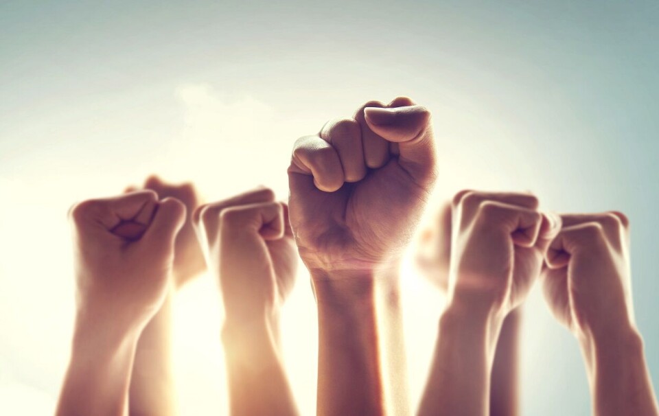 Motstand og protester kan selvsagt også handle om at folk sier fra om problematiske sider ved de endringene som er på gang, skriver Oscar Amundsen. Illustrasjonsfoto: oatawa / iStock Photos