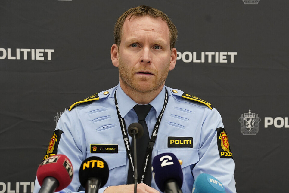 Politiinspektør Per Thomas Omholt redegjør for utviklingen drapssaken på Kongsberg mandag ettermiddag.