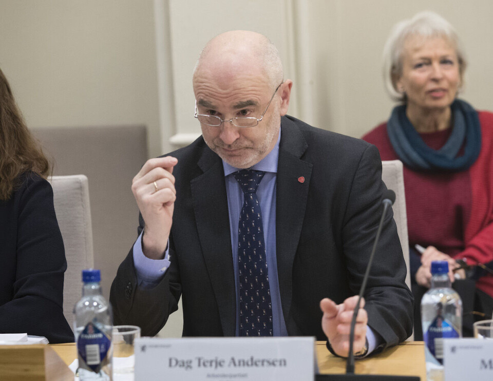 Leder av Stortingets kontrollkomité, Dag Terje Andersen, skal lede høringene i NAV-skandalen. Men han er selv trukket inn i saken.