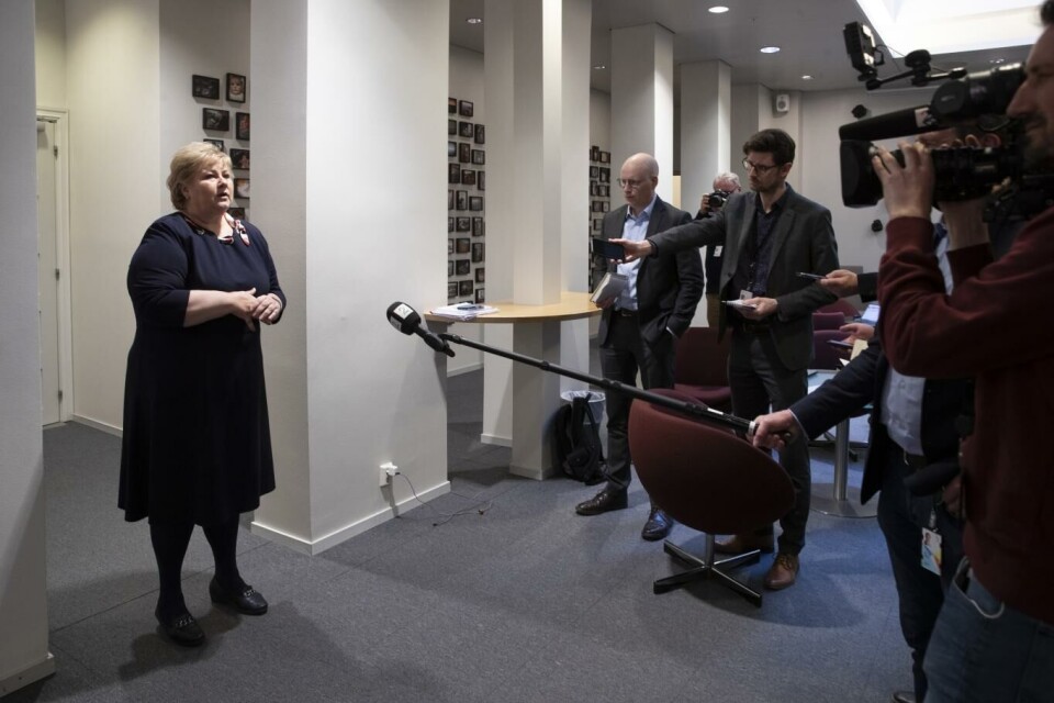 Statsminister Erna Solberg (H) etter møtet Stortingets nye korona komite torsdag.