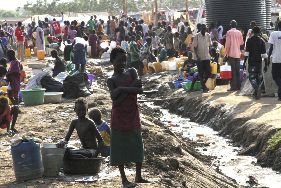 Fordrevne i stues sammen FNs base i Juba i Sør-Sudan. Forholdene er elendige, og risikoen for sykdommer er enorm. Foto fra 2014.
