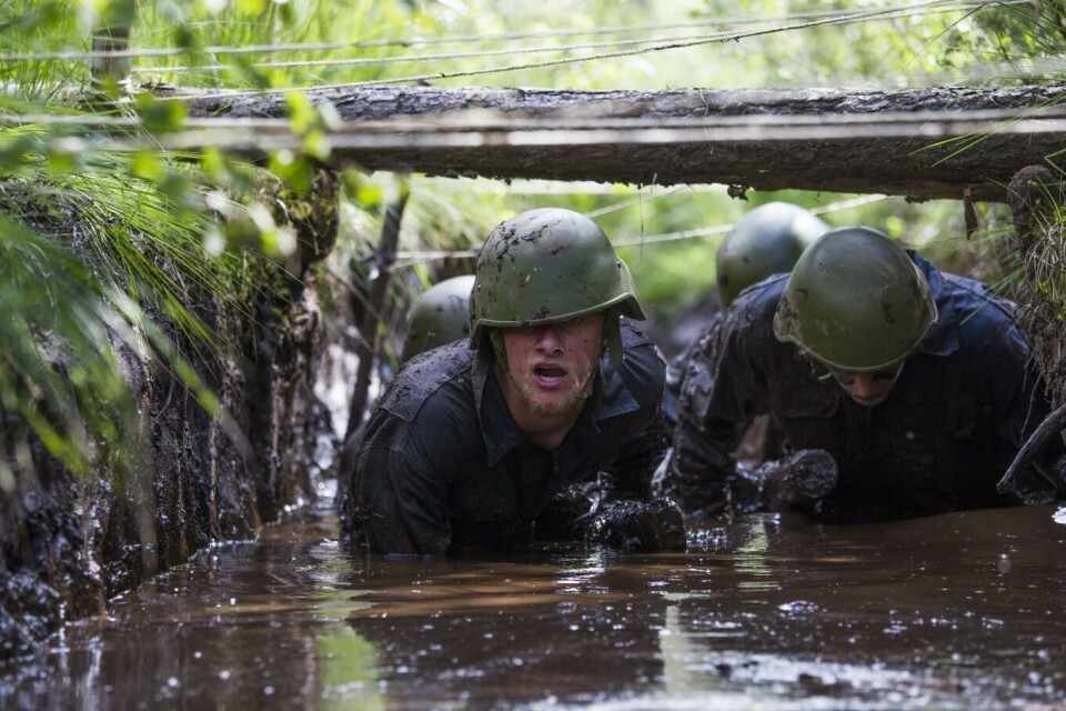 Mesteparten av de totalt 29.000 ansatte og vernepliktige i Forsvaret er 20 til 40 år. Denne aldersgruppen er i noen grad mer utsatt for belastningsfaktorer som psykiske lidelser, rusmiddelbruk og kriminell atferd enn resten av befolkningen, skriver Jan Ketil Arnulf. Illustrasjonsfoto: Tor Erik Schrøder | NTB scanpix