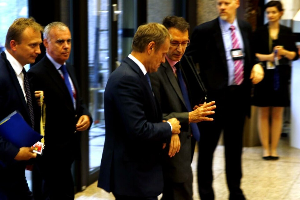MANGE BEKYMRINGER: Donald Tusk (t.v.) har et større ansvar enn bare å holde tidsskjemaet under denne ukens toppmøte. Rådspresidenten skal være den øverste leder for de 27 lederne som sammen skal finne en løsning på et EU uten Storbritannia.
