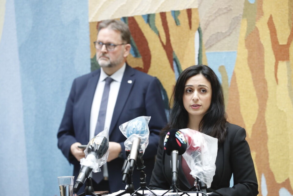 Medlem av Stortingets finanskomité Hadia Tajik (Ap) holder pressekonferanse på Stortinget om regjeringens krisetiltak i forbindelse med korona utbruddet torsdag.