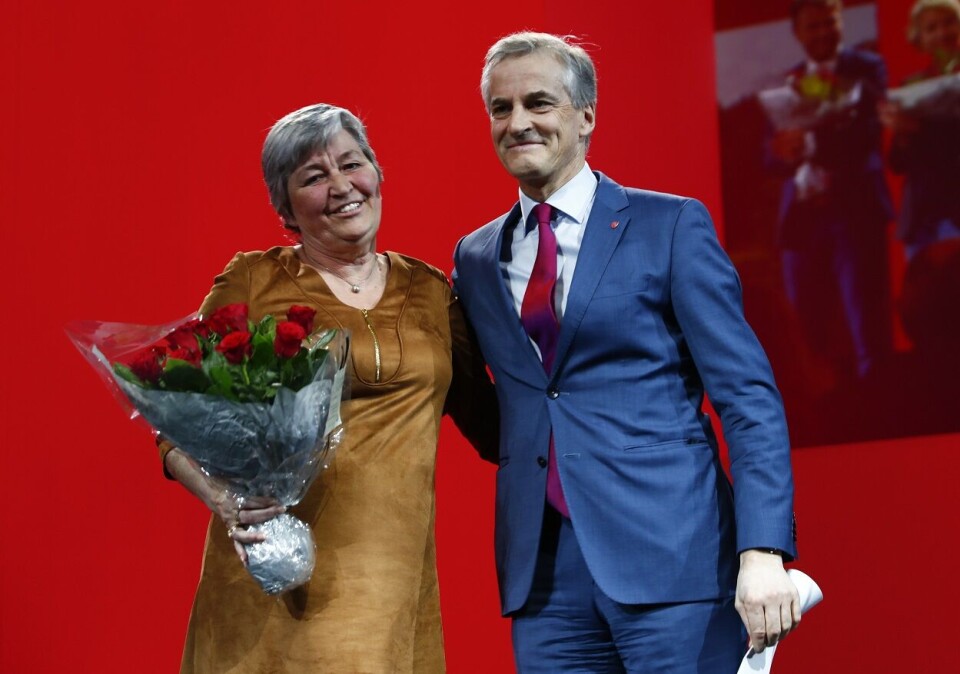 LO-leder Gerd Kristiansen vil se Ap-leder Jonas Gahr Støre som norges statsminister, og foreslår et bidrag på 10 millioner kroner til deres valgkamp.