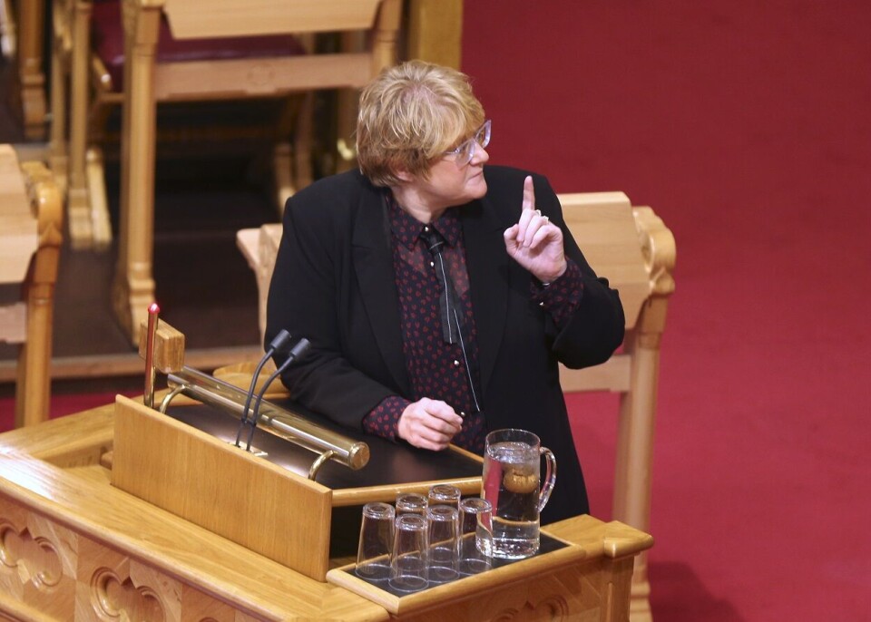 Venstre-leder Trine Skei Grande kan fortsette sommervalgkamp-turneen i visshet om at partiet er over sperregrensen på de fylkesvise meningsmålingene.