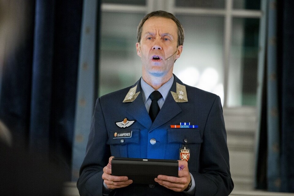 Inge Kampenes, sjefen for Cyberforsvaret, sier vi har egentlig ikke tatt helt på alvor sårbarheten vi utsetter oss for når vi gir bort privat data som kan deles eller komme på avveier.