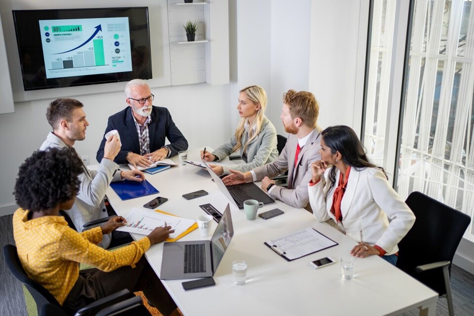 Ifølge vår egen undersøkelse sitter IT-sjefen utenfor ledergruppen i hvert femte norske selskap. Det er en stor feil, skriver Niels Krag Printz. Illustrasjonsfoto: Brusonja | iStock Photos