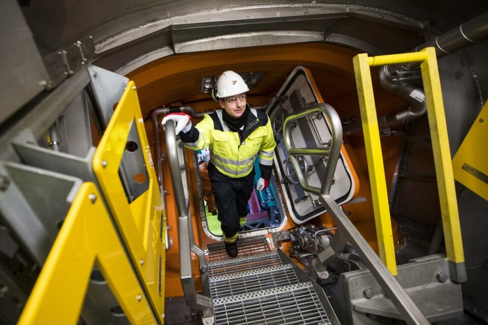 Olje- og energiminister Terje Søviknes er strålende fornøyd med den økte aktiviteten i norsk oljebransje. Han kaller desember for en jubelmåned i Olje- og energidepartementet.