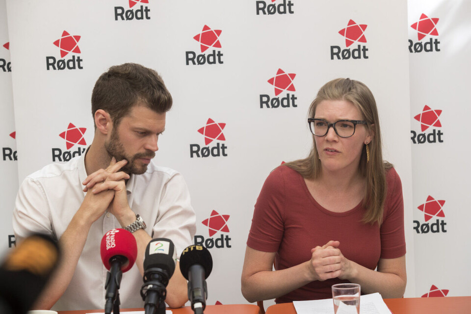 Rødt-leder Bjørnar Moxnes og nestleder Marie Sneve Martinussen på Rødt sin sommerpressekonferanse i Oslo torsdag.
